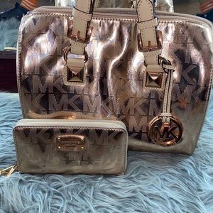 Michael Kors Rose Gold Metallic Purse and Wallet✨